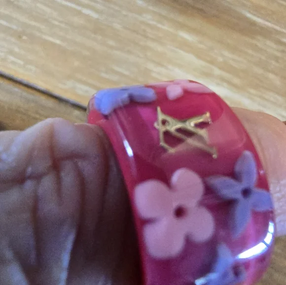 Louis Vuitton Logo Ring. Pink and Purple Floral Ring. - Picture 3 of 3